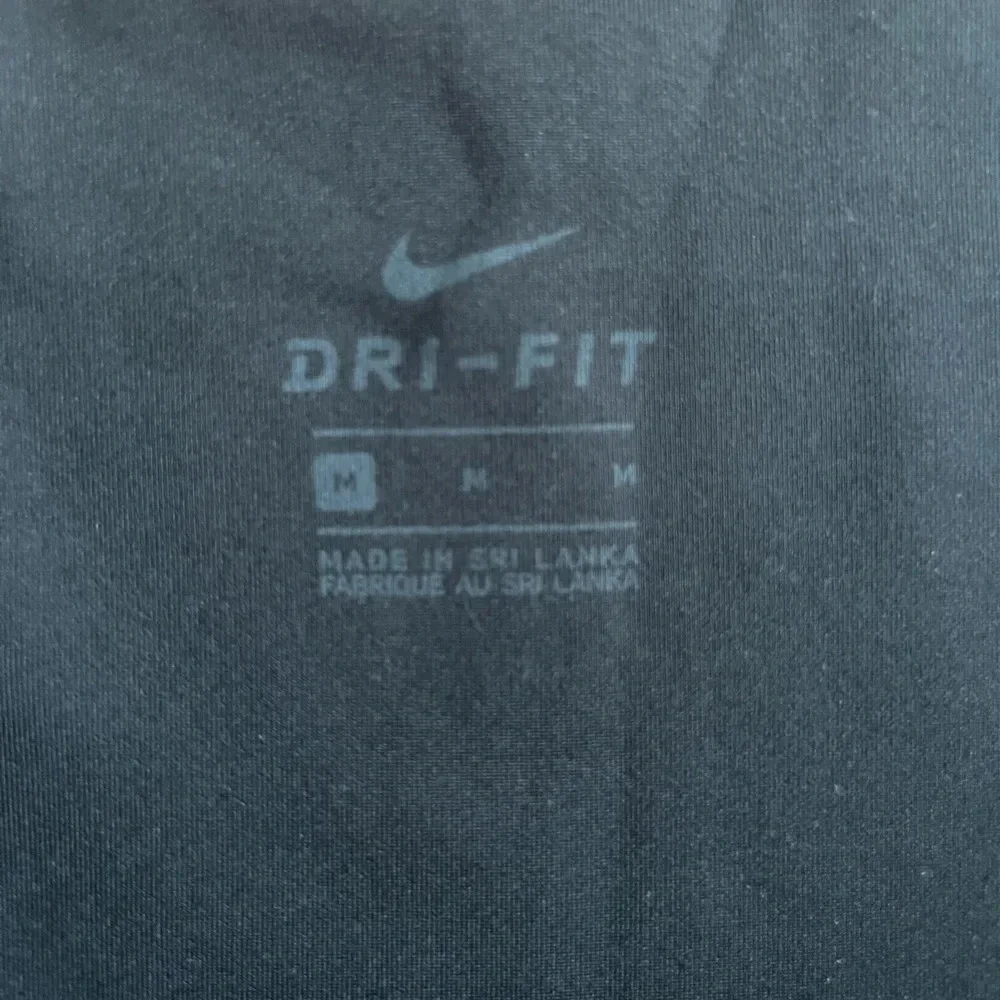 Nike Capri Legging - Picture 3 of 8